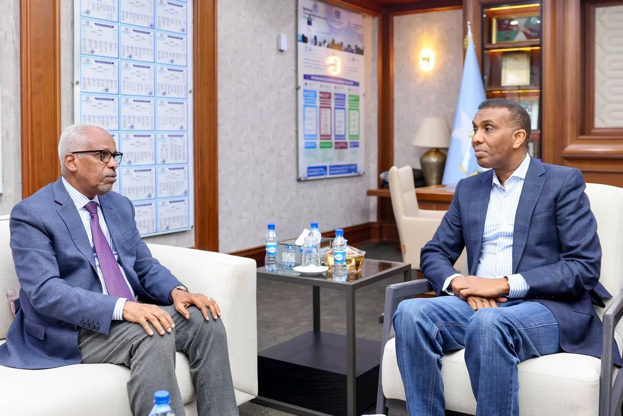 Ra’iisul Wasaare Xamse oo la kulmay Safiirka Jabuuti si loo xoojiyo xiriirka laba geesoodka ah