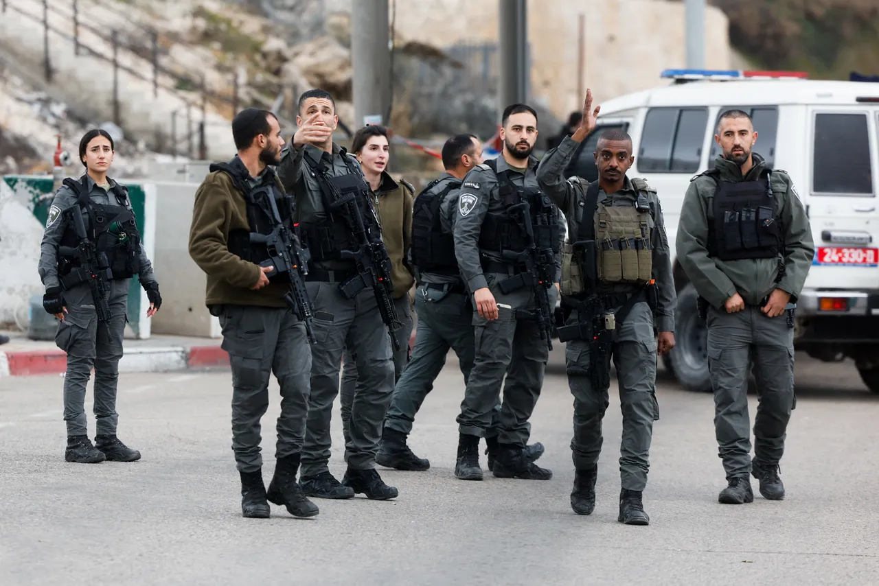 لليوم الثالث على التوالي.. الاحتلال ينفذ اقتحامات واعتقالات في بلدة حزما بالقدس