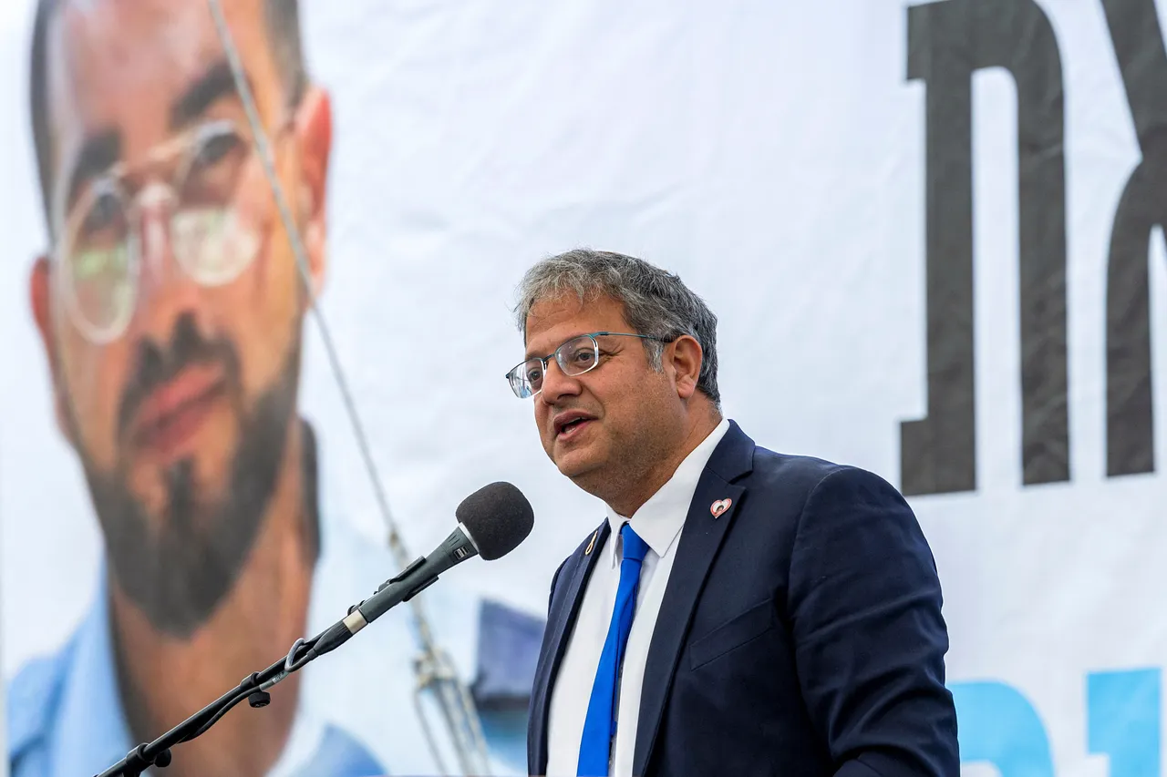 El ministro israelí Ben-Gvir pisoteó a prisioneros palestinos en una cárcel de Cisjordania ocupada