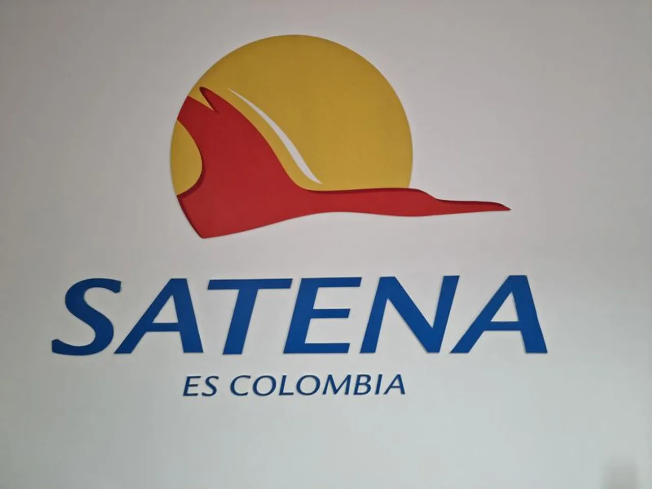 Lawmaker among 15 dead in Colombia passenger plane crash