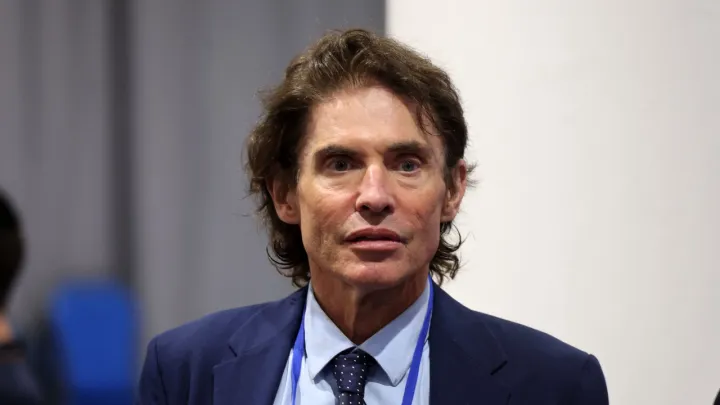 “Grandes rafles d'OQTF”: Arno Klarsfeld visé par une procédure disciplinaire au Conseil d’État