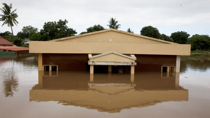 Flood effects could result in reversal of inflation drop in Mozambique: analysts