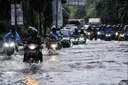 Curah hujan tinggi, 11 ruas jalan dan puluhan RT di Jakarta masih banjir