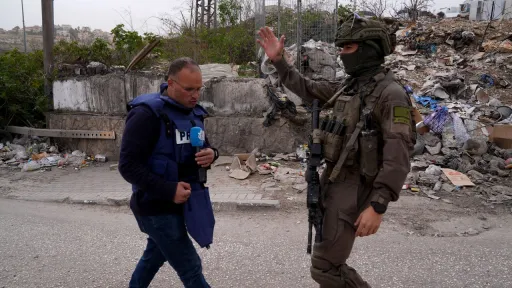 یورش گسترده نیروهای اسرائیلی به کرانه باختری و بازداشت ده‌ها فلسطینی