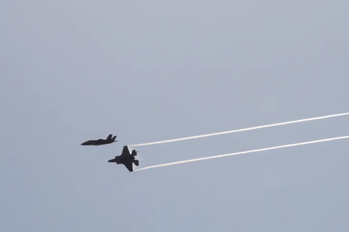 ایران د امریکا یو اف ۳۵ ډوله پرمختللې جنګي الوتکه وویشته