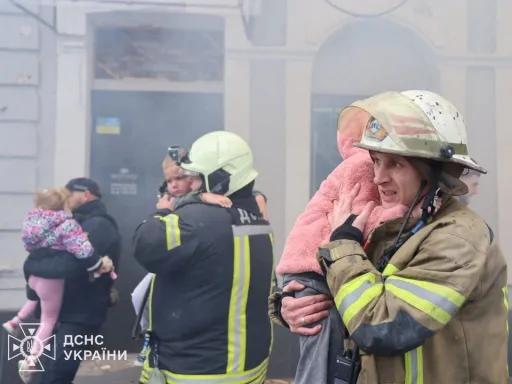 Ucrânia ordena evacuação em massa de crianças em regiões da linha da frente devido ao avanço russo