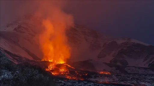 Филипини: Вулканот Мајон на трето ниво на тревога, граѓаните предупредени да се држат настрана