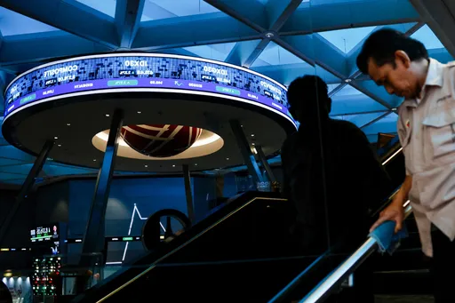 IHSG dan rupiah melemah setelah Moody’s ubah outlook kredit RI jadi negatif