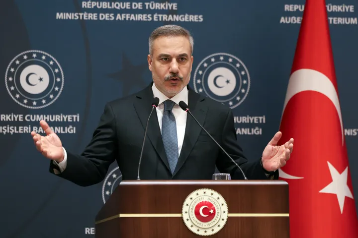 Hakan Fidan: “Aviazərbələr İranda rejim dəyişikliyinə səbəb olmayacaq”