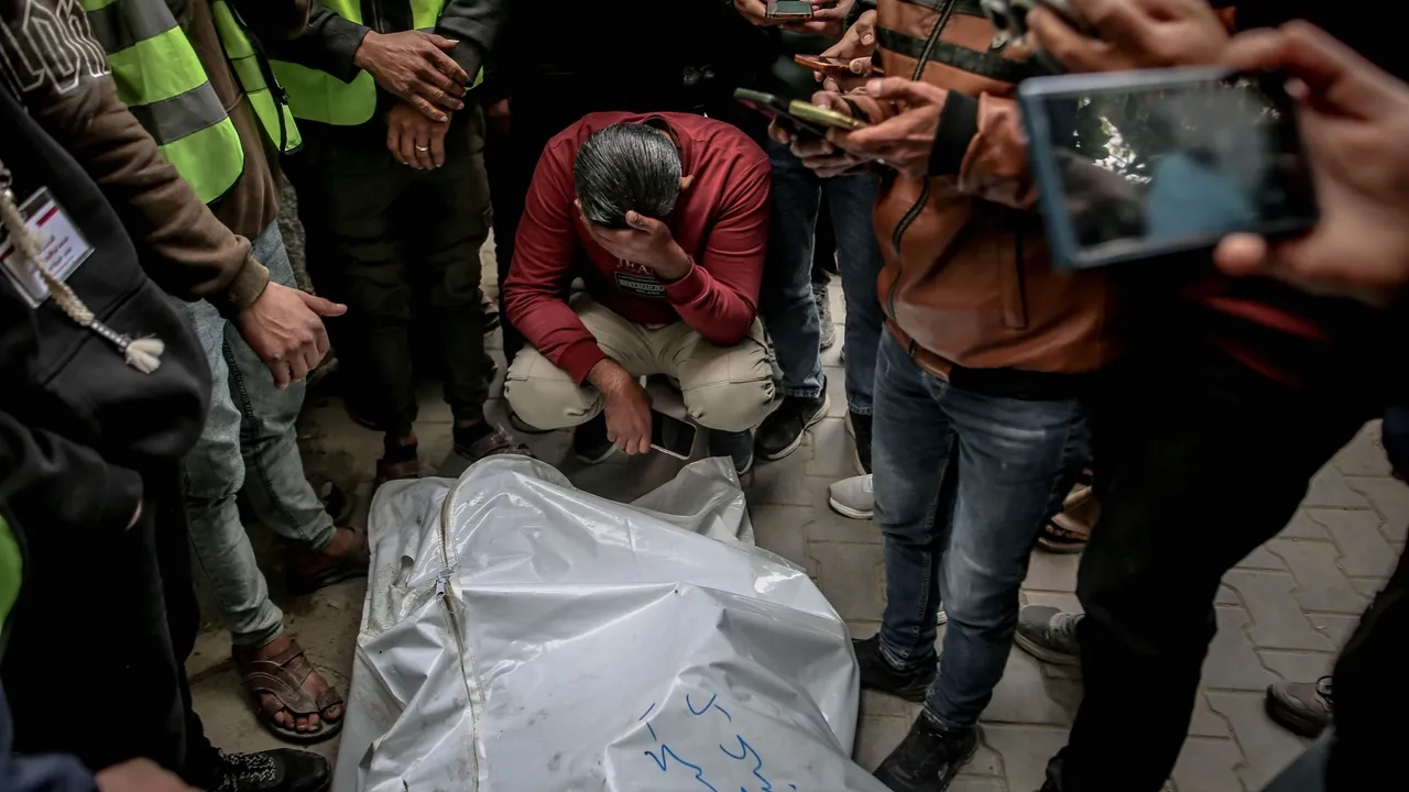 Israel mata mais dois palestinianos em Gaza, mesmo depois do cessar-fogo entrar na próxima fase