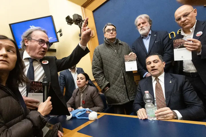 Opposition blockiert Konferenz zu „Remigration“ im italienischen Parlament