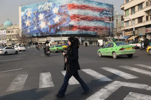 واشنطن تحذر طهران من تصعيد في مضيق هرمز وبزشكيان يتهم ترمب ونتنياهو بإثارة الفتنة والاقتتال في إيران
