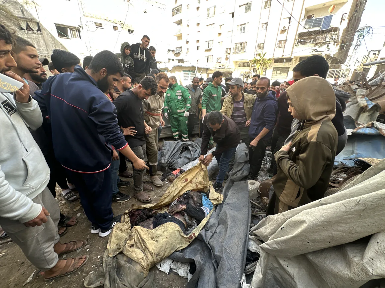 Gaza: U novim izraelskim napadima 29 mrtvih, među ubijenima muškarac sa tri sina i troje unučadi