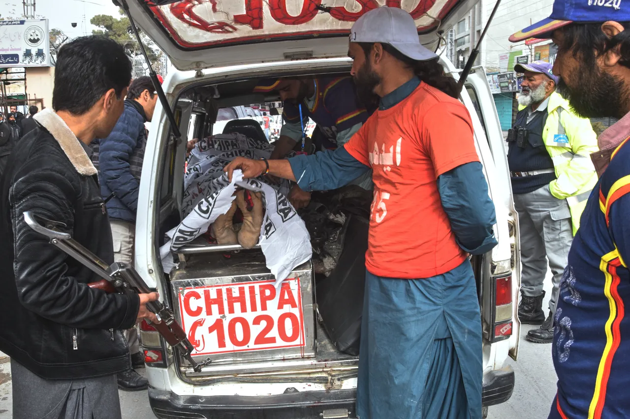 پاکستان کې پر امنیتي ځواکونو برید کې د ۶ پولیسو په ګډون ۷ کسان وژل شوي.