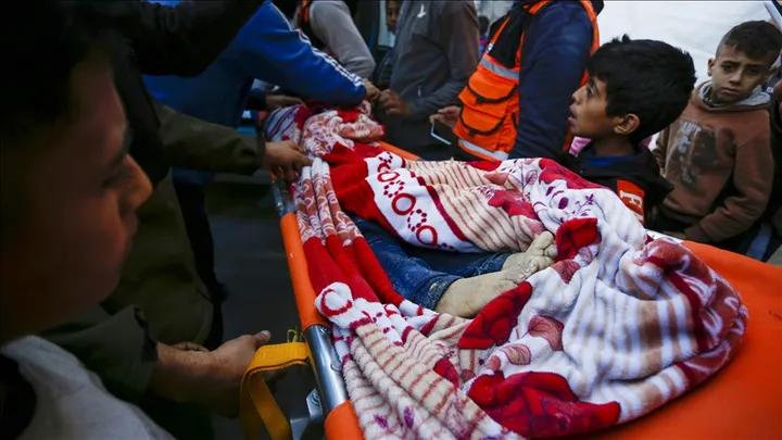 الاحتلال يقتل ويصيب فلسطينيين بينهم أطفال وحصيلة الإبادة بغزة ترتفع إلى 71 ألفاً و388 شهيداً