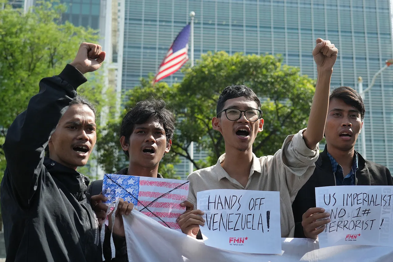 Demo di Jakarta, massa tuntut pembebasan Presiden Venezuela