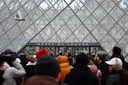 Falsche Tickets? Festnahmen nach Betrugsverdacht im Louvre