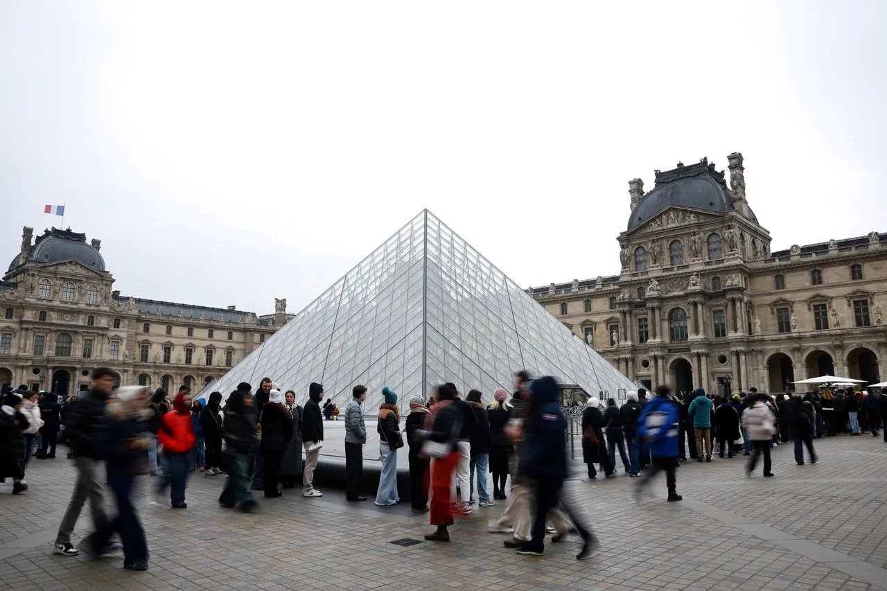 Louvre: un réseau de fraude à la billetterie démantelé