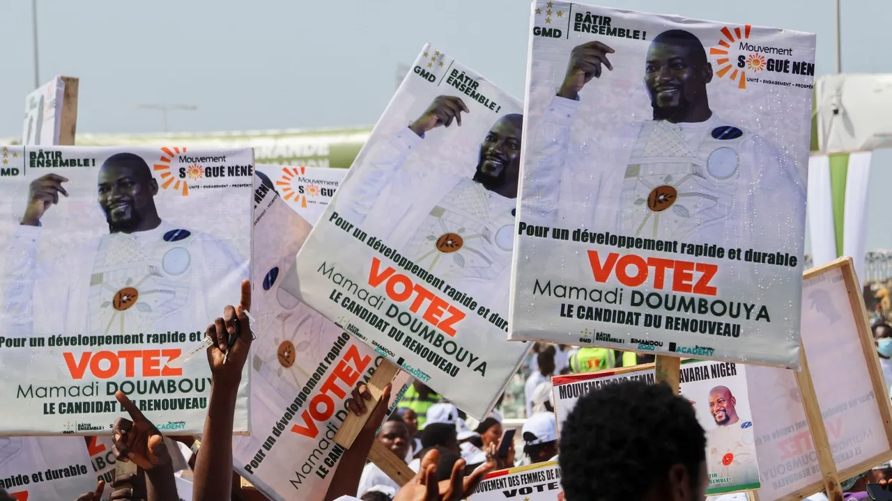 Líder da junta da Guiné confirmado como vencedor da primeira eleição presidencial desde o golpe de 2021