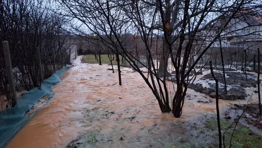 Невреме со обилни врнежи ги зафати Албанија и Косово, поплави во повеќе области