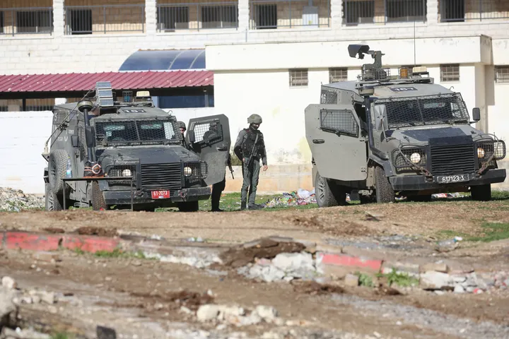 الضفة.. مقتل متظاهر يهودي وإصابة 3 آخرين دهستهم حافلة بالقدس وإدانات لاقتحام الاحتلال جامعة فلسطينية