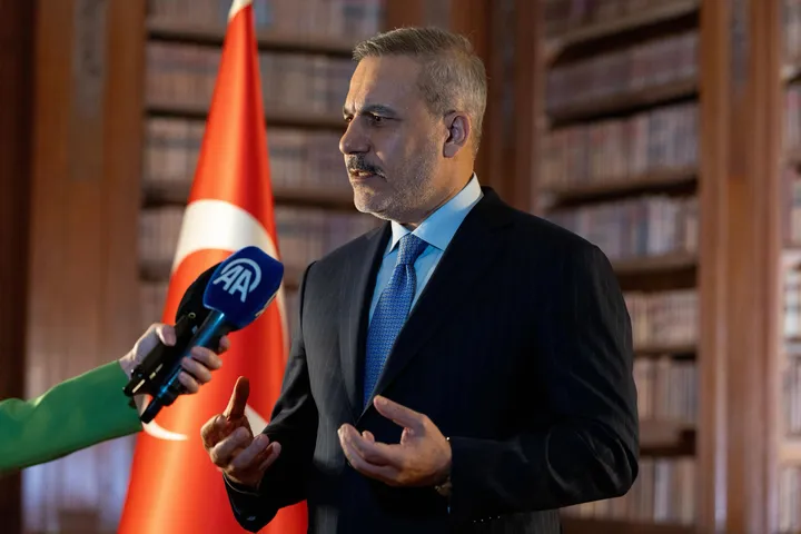 فيدان: قريبون من سلام دائم يُنهي الحرب بأوكرانيا واستفزازات إسرائيل بسوريا امتداد لسياستها التوسعية