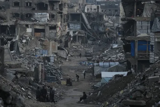 فلسطين.. الاحتلال يقصف وينسف مباني سكنية في قطاع غزة ويقتحم بلدات بالضفة