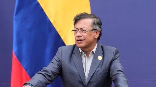 الرئيس الكولومبي يرد على اتهامات ترمب بتهريب الكوكايين ويدعو لمظاهرات حاشدة