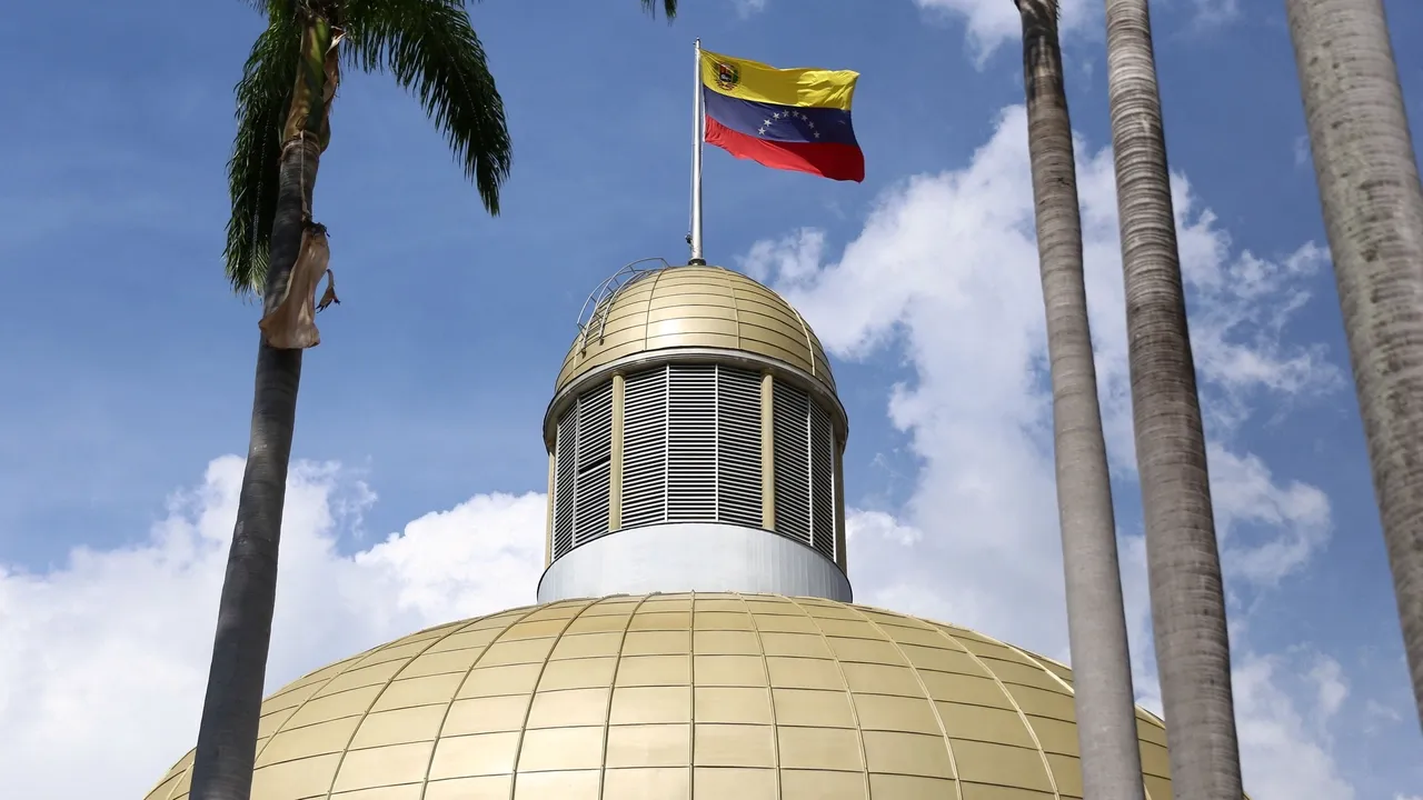 Venesuêla ilbaşı sarayı tiräsendä şartlaw häm atqan tawışlar