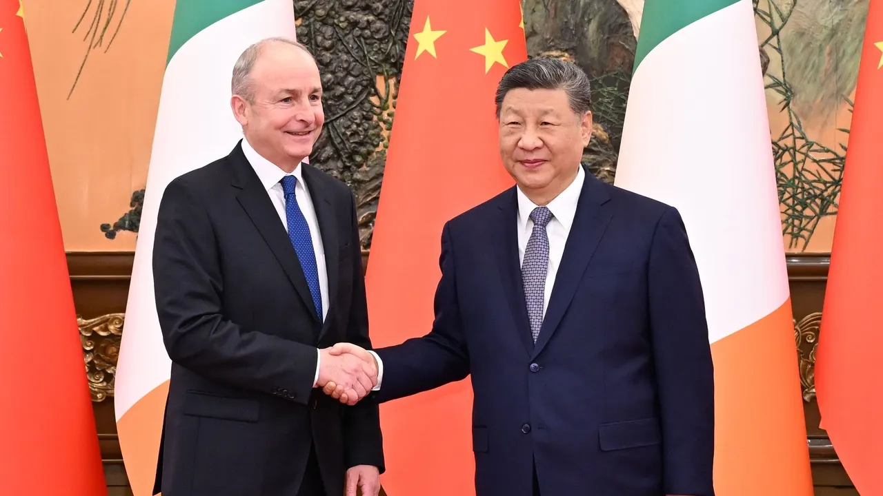 Qıtay ilbaşı İrlandiya premyerı belän küreşte