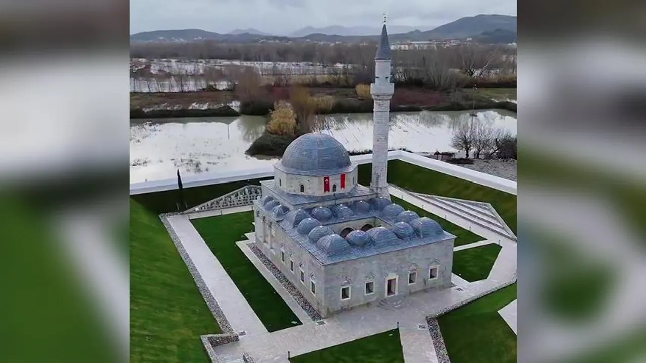 Xhamia e Plumbit në Shkodër e restauruar nga Türkiye nuk u ndikua nga përmbytjet e fundit