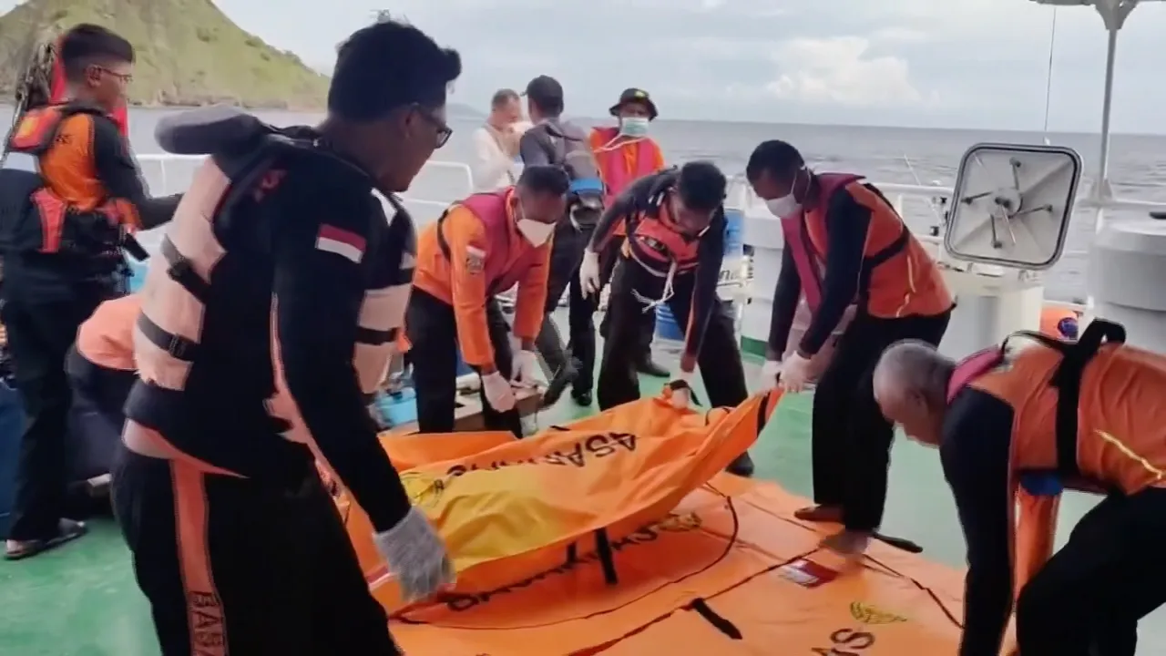 Anak pelatih Valencia CF ditemukan dalam kapal tenggelam Labuan Bajo