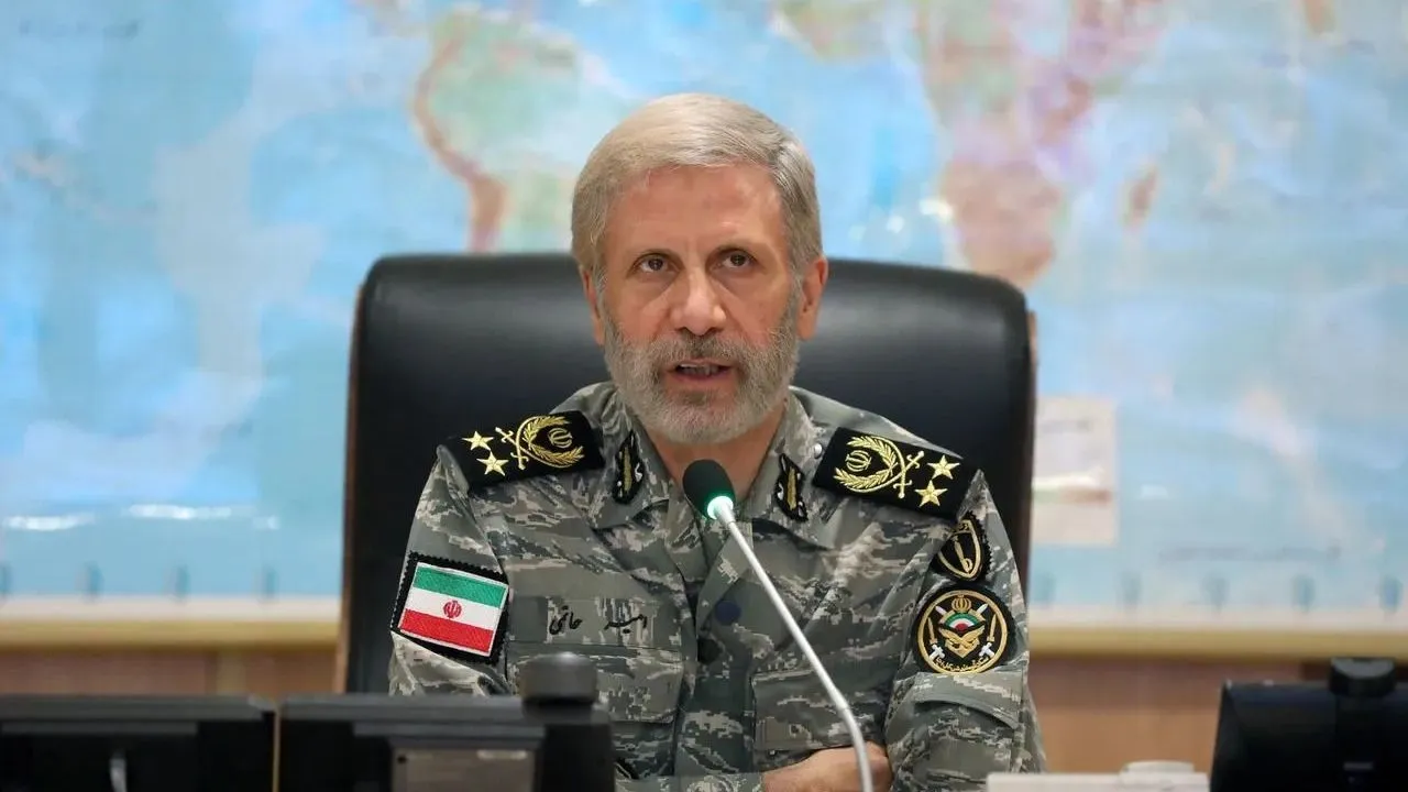 فرمانده کل ارتش ایران: تشدید ادبیات دشمنان علیه ایران بدون پاسخ نخواهد ماند