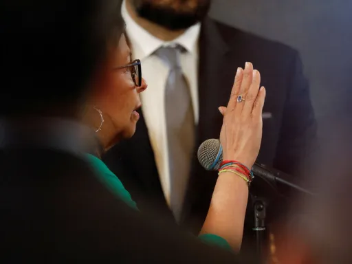 UE recusa reconhecer a presidente interina da Venezuela