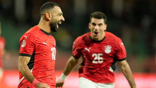 M.Salah Misir milli komandasını Afrika Millətlər Kubokunun dörddəbir finalına çıxardı