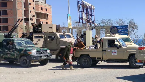 اليمن.. قوات المجلس الرئاسي تتوجه نحو عدن وتضارب أنباء حول مكان الزبيدي