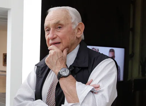 US congressional panel subpoenas billionaire Leslie Wexner over Epstein ties