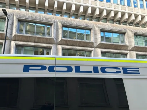 Bericht: Londoner Polizei stellte tausende Beamte ohne Sicherheitsüberprüfung ein