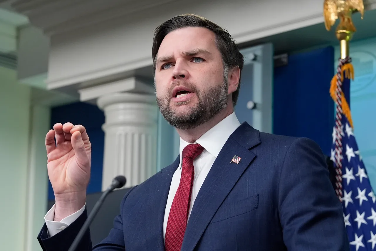 Сенатот го блокираше законот за ограничување на воените овластувања на Трамп против Венецуела