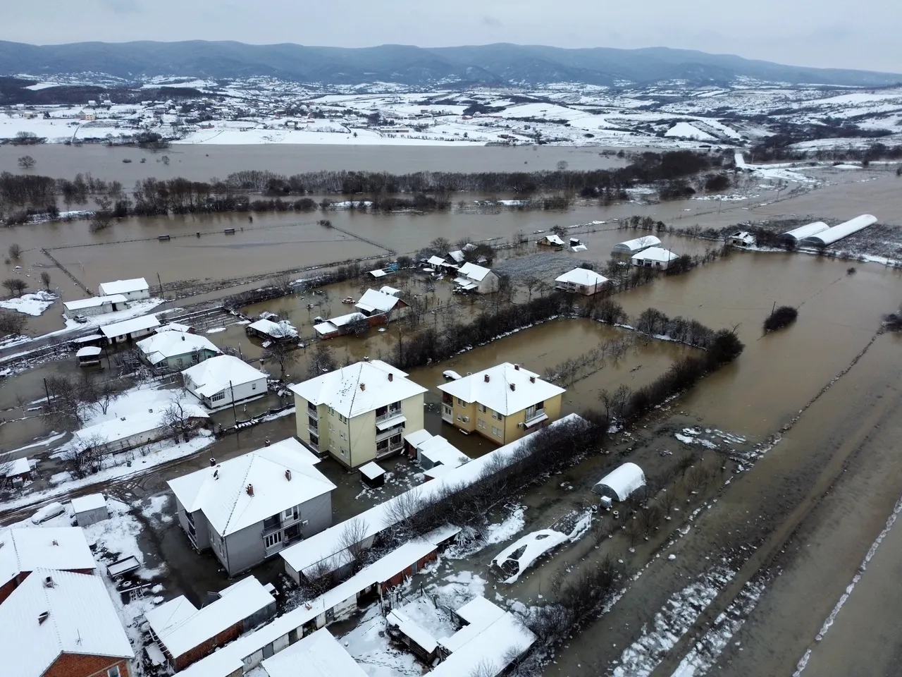 Qetësohet situata me vërshimet në Kosovë, ka nisur rënia e nivelit të ujit