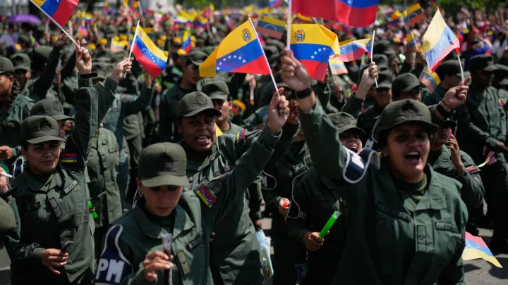 Em fotos: Milhares de venezuelanos vão para as ruas para manifestarem-se contra intervenção dos EUA