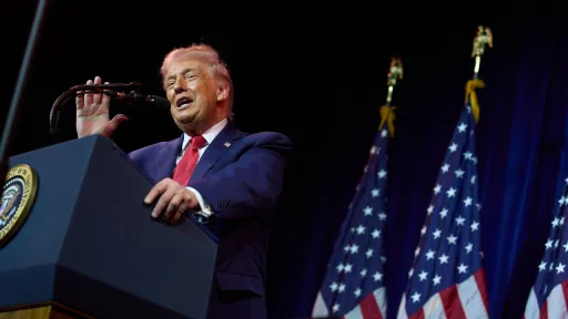 Трамп 2027-жылга 1.5 триллион доллардык коргонуу бюджетин сунуштады