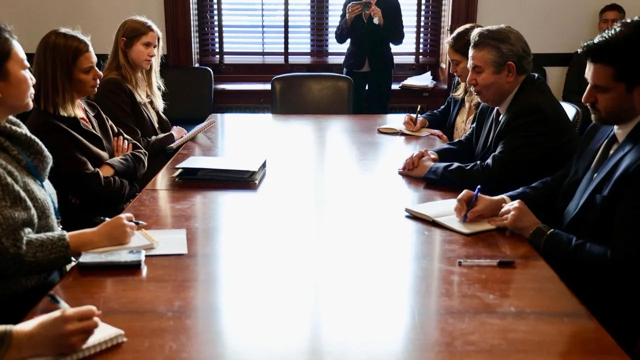 Embaixador da Türkiye discute relações bilaterais e questões regionais com senador dos EUA