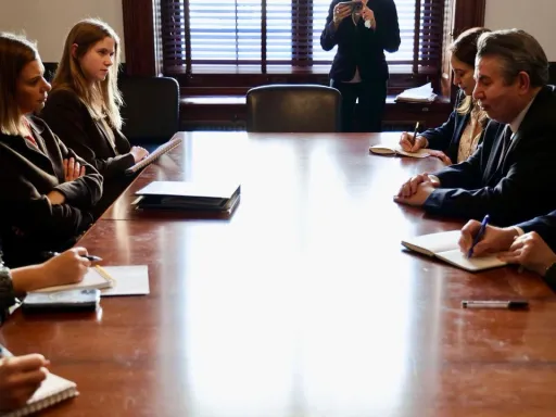 Embaixador da Türkiye discute relações bilaterais e questões regionais com senador dos EUA