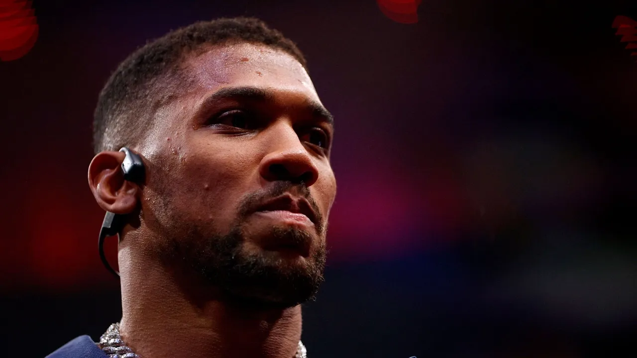 Anthony Joshua pays tribute to his friends killed in Nigeria car crash