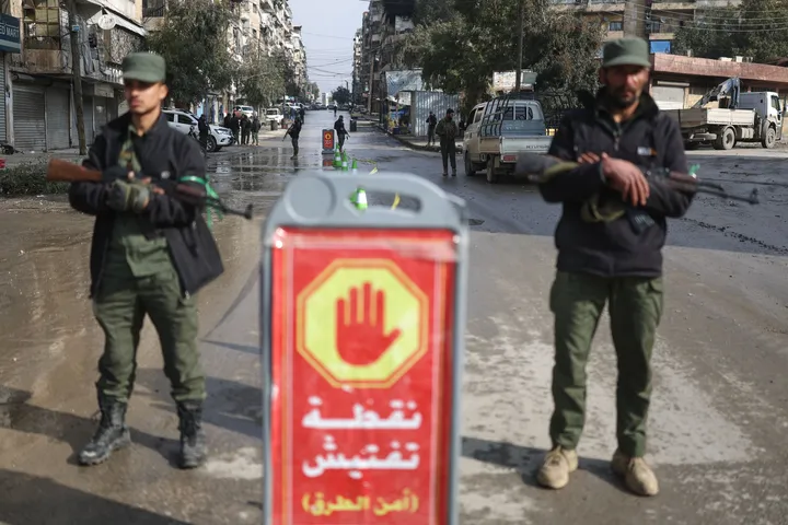 Syria moves to drive YPG terrorists out of Aleppo after missed withdrawal deadline