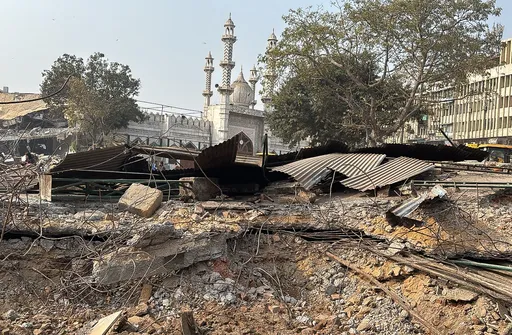 भारत में मस्जिद के पास चल रहे विध्वंस कार्य से संबंधित गिरफ्तारियों की संख्या बढ़कर 11 हो गई है।