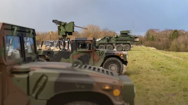 Une défense européenne de 100 000 hommes ?