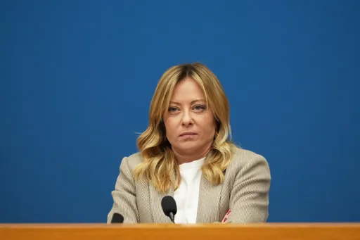 Italia mbështet dialogun me Moskën, hedh poshtë vendosjen e trupave në Ukrainë