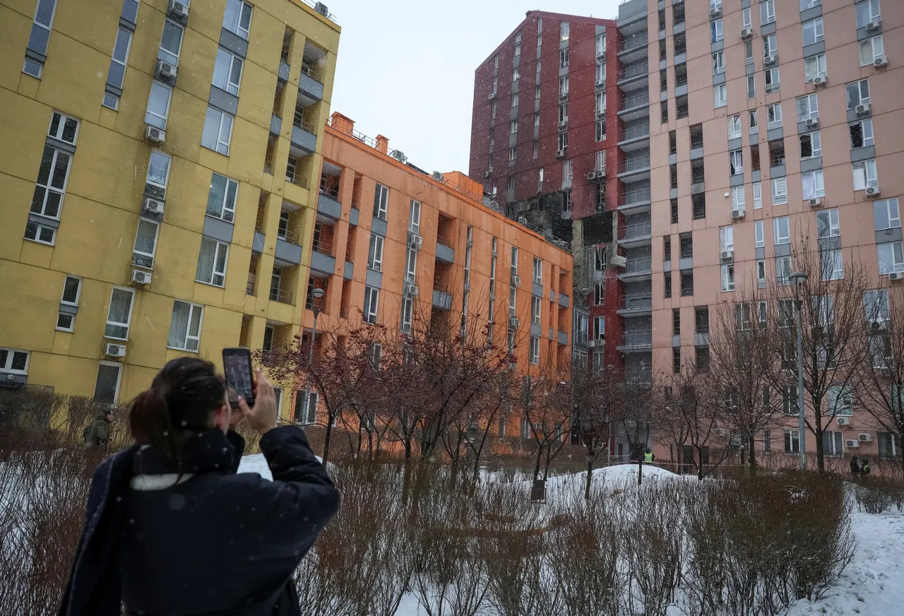 Кличко ги повика жителите на Киев да го напуштат градот, половина од станбените згради без греење